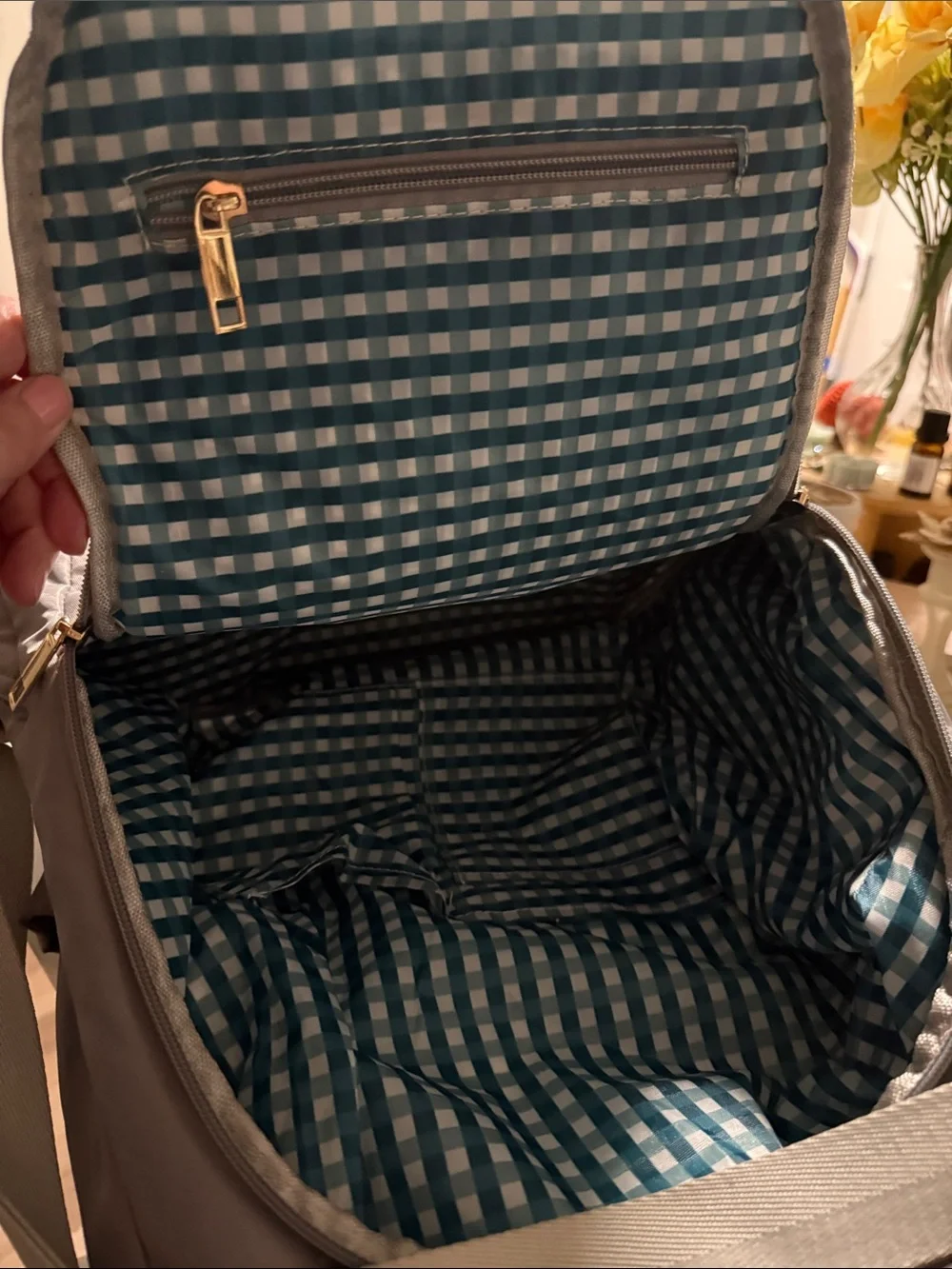 🍂🍁 NEW-🍁Pampered Chef Gray Backpack with Faux Leather Center Panel